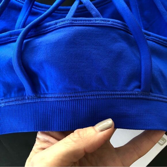 🎉HOST PICK🎉 NWT Fabletics Soft Seamless Multi-Strap Sports Bra - Picture 6 of 10